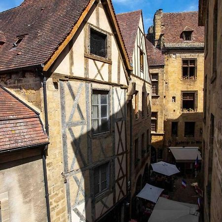 "Les Appartements De Betty C" Studio Medieval Sarlat-la-Caneda Exterior photo