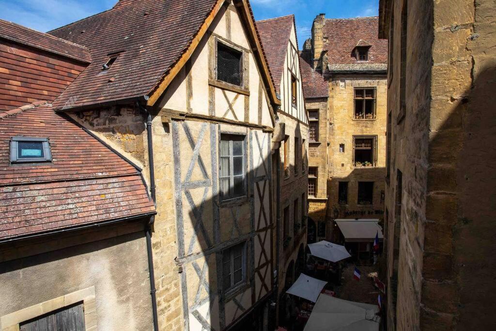 "Les Appartements De Betty C" Studio Medieval Sarlat-la-Caneda Exterior photo